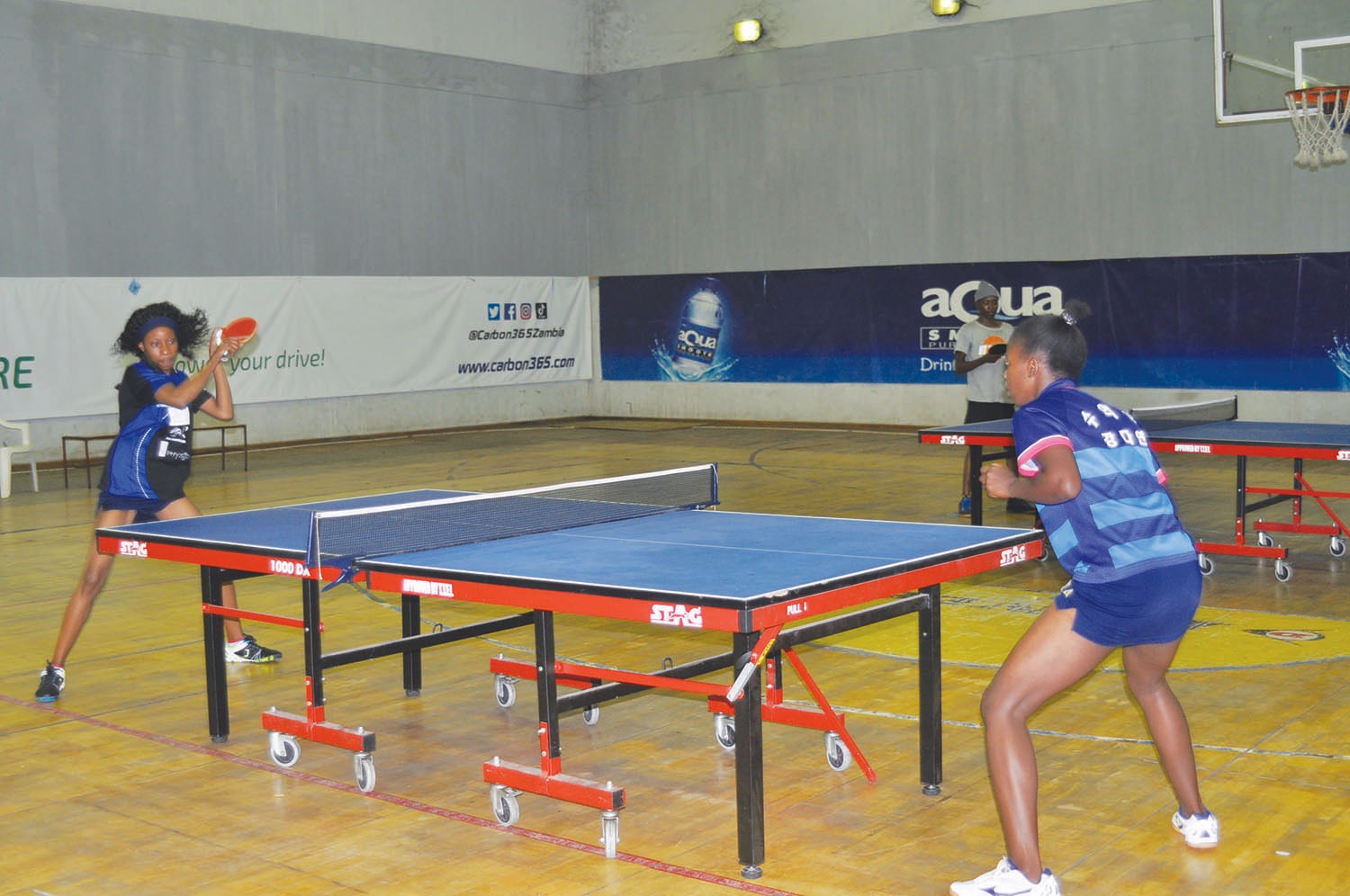 Table badminton clearance game