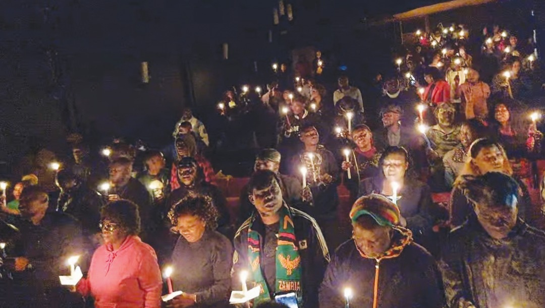 Read more about the article Artists hold candlelight memorial for unity